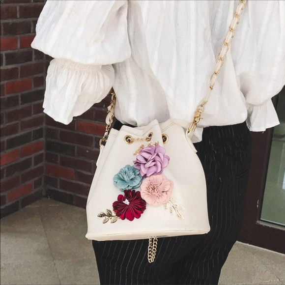 Apricot Floral Bucket - Picture 4 of 5